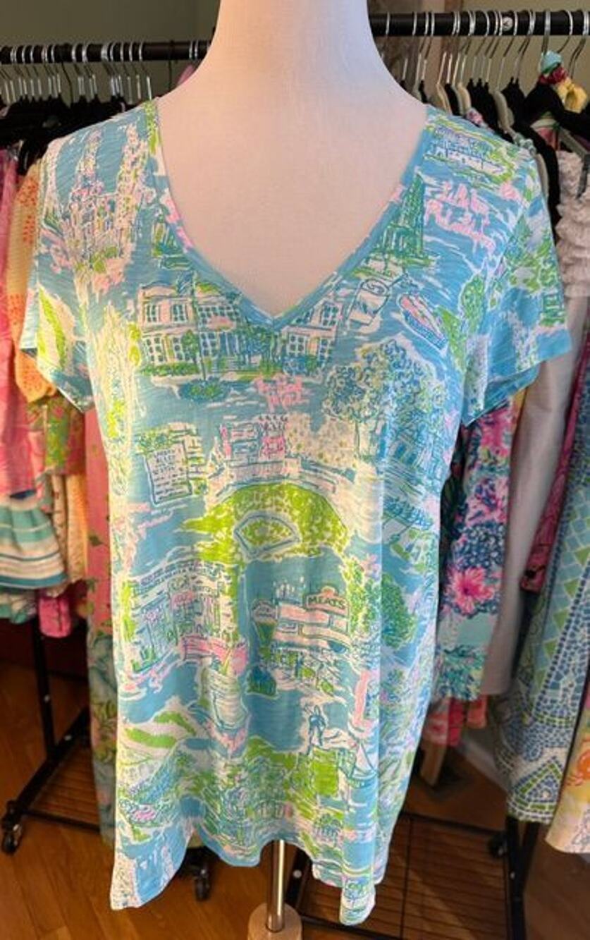 Lilly Pulitzer Multi Lilly Loves Philadelphia Etta V-Neck Tee EUC Size Large